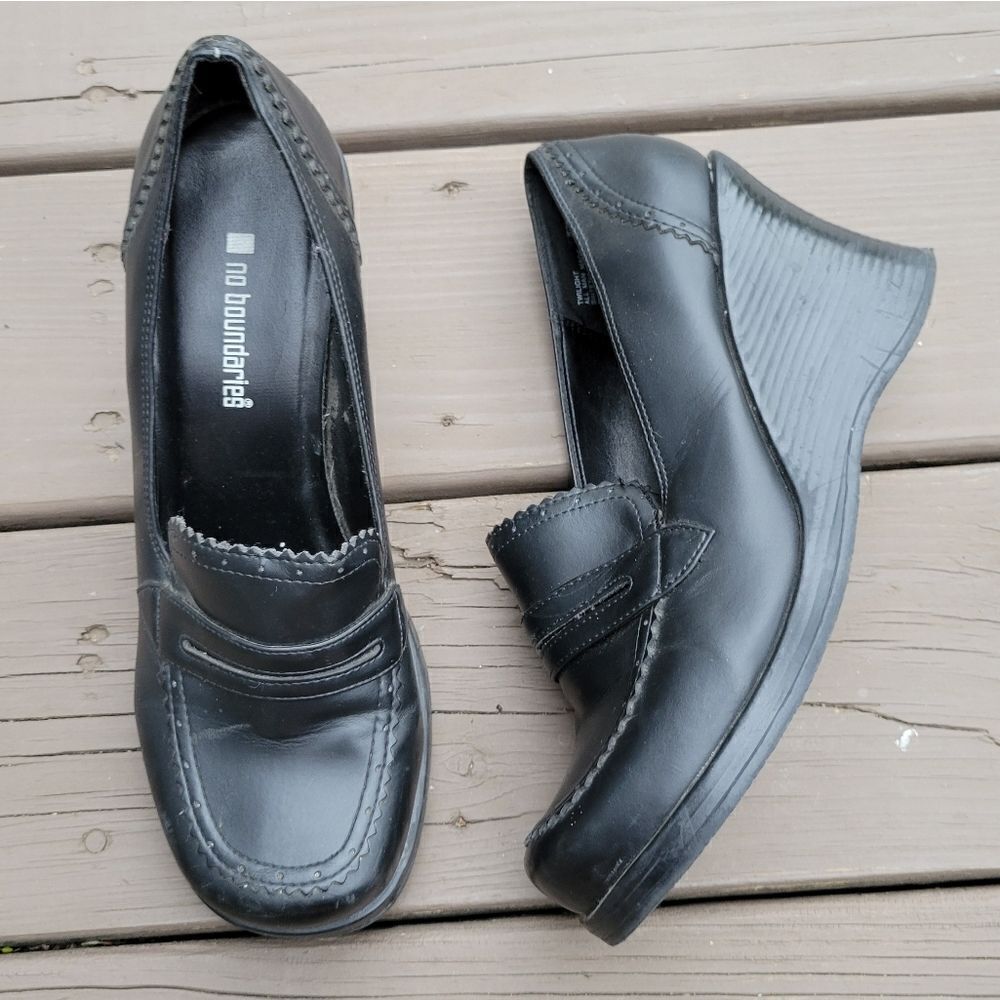 Vintage 90s y2k Black‎ Faux Vegan Leather Wedge Heeled Brogue Punk Penny Loafers
